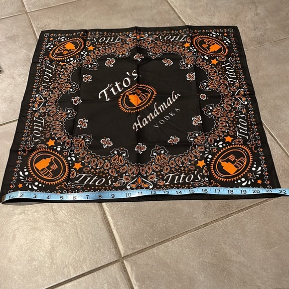 (Lot of 10) Tito’s Vodka Bandanna - Picture 3 of 3